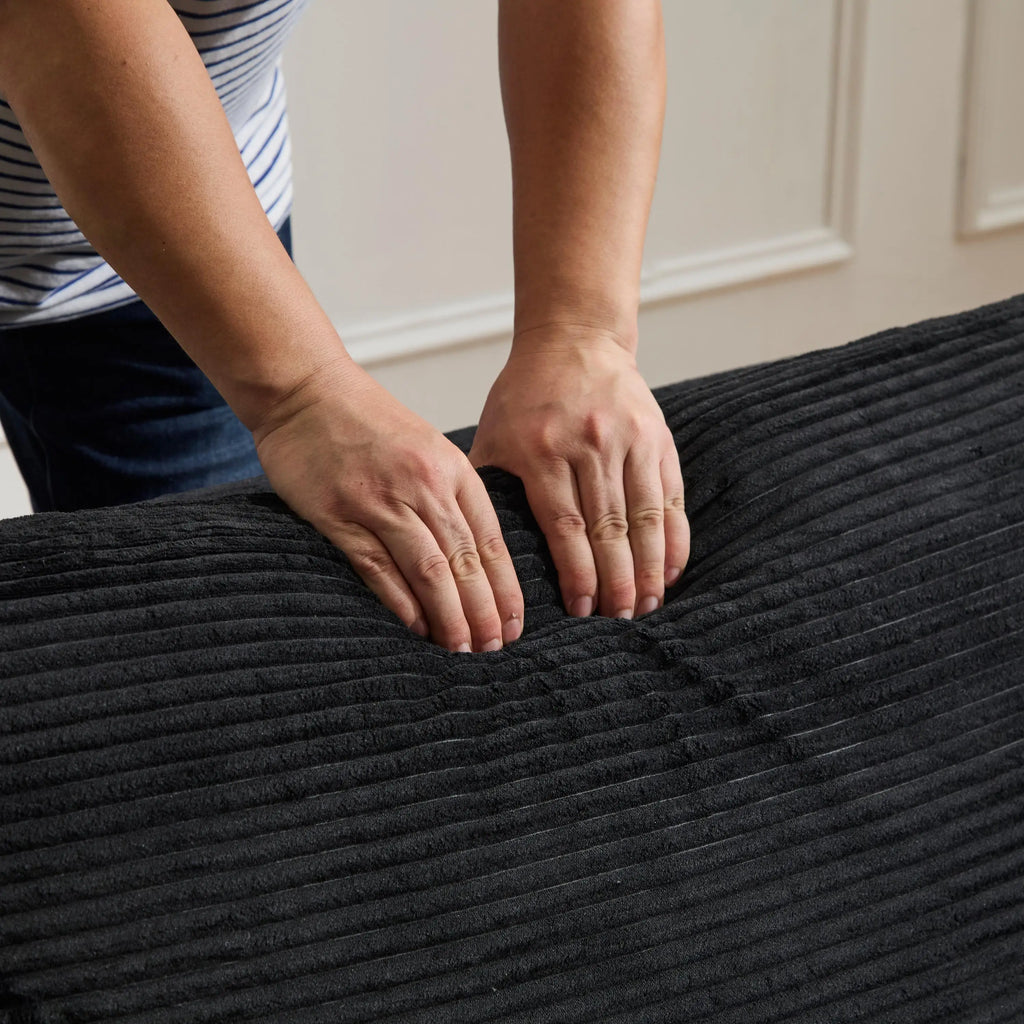 Canapé d'angle 3 places en forme de L, chaise longue en velours côtelé, aucun assemblage requis, canapé sectionnel modulaire noir avec oreillers, causeuse douce