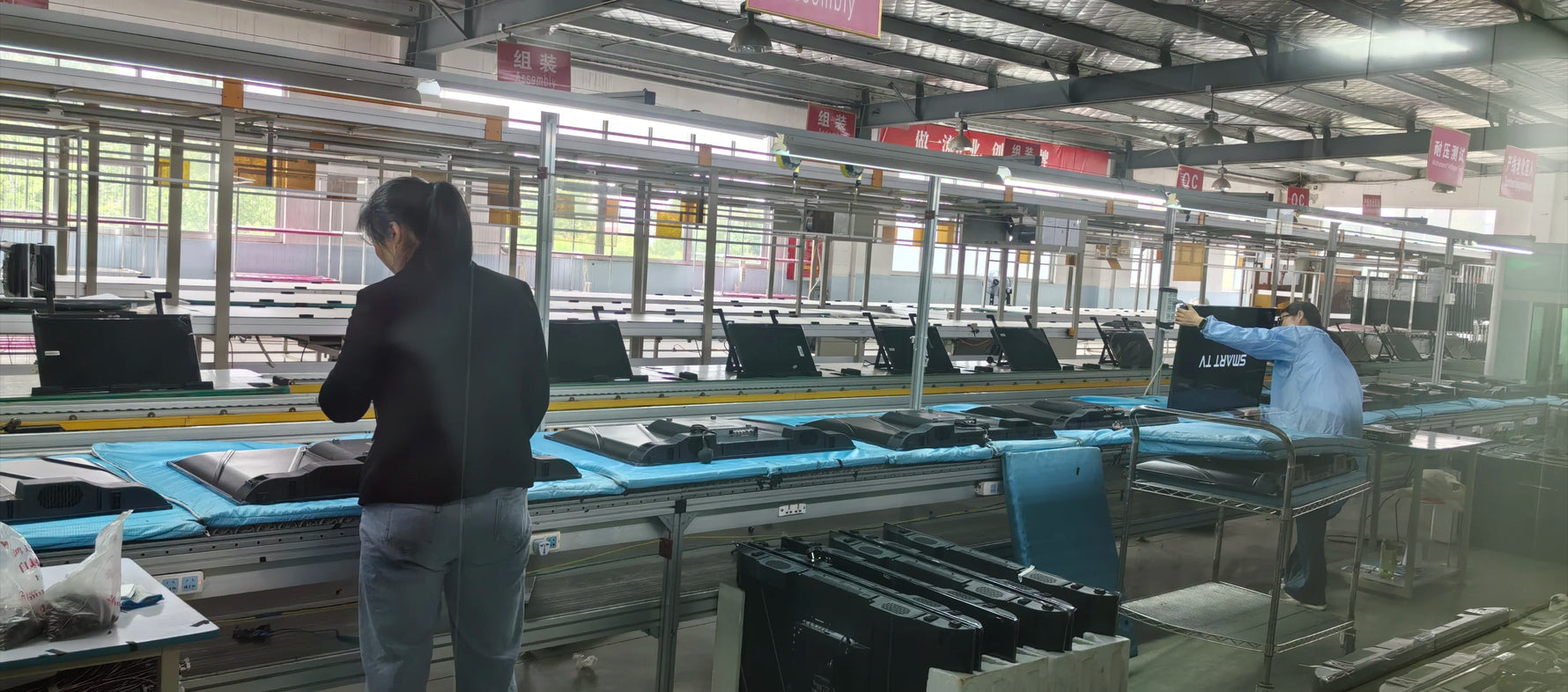 Téléviseur LED intelligent Android 14