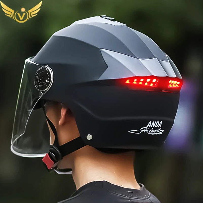 Casques de moto avec lumières Led