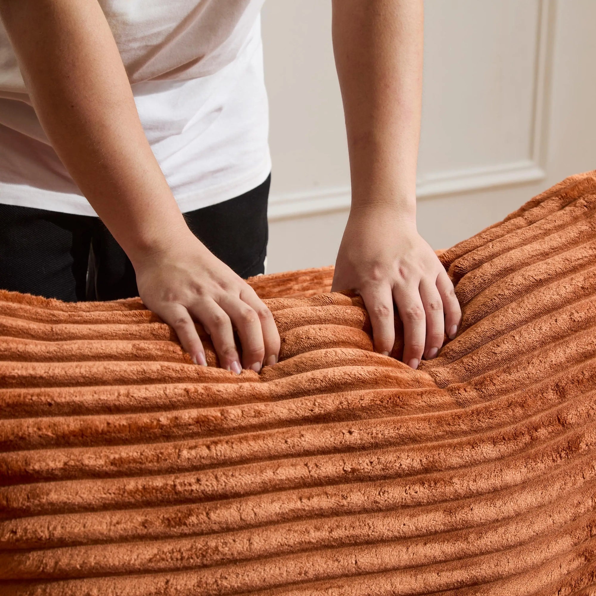 Canapé 3 places en velours côtelé en forme de L avec oreillers, aucun assemblage requis, canapé compressé, canapé d'angle moderne pour salon, chambre à coucher