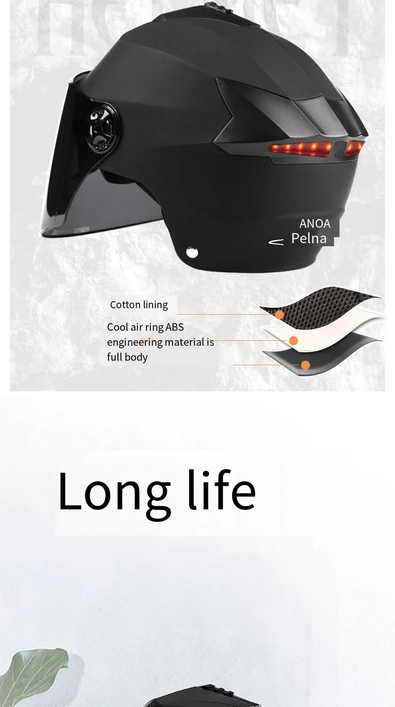 Casques de moto avec lumières Led