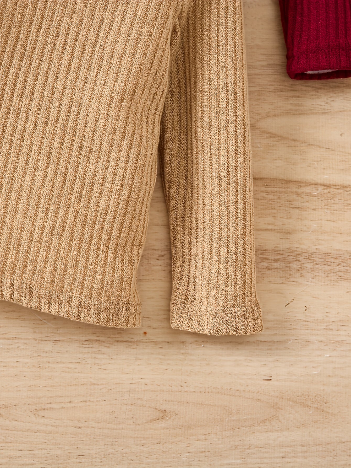 Ensemble de quatre pulls à col roulé