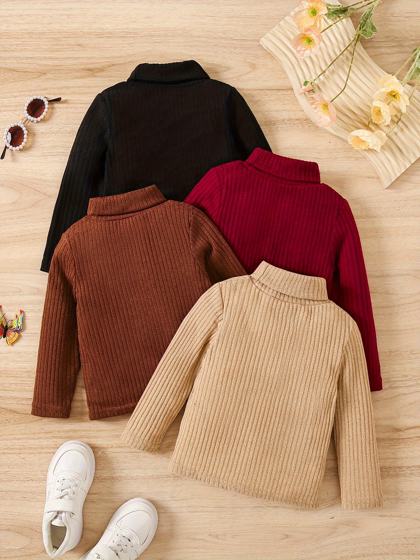 Ensemble de quatre pulls à col roulé